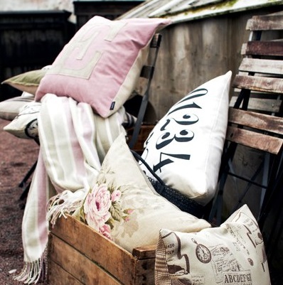 картинка декоративная подушка NUMBERS от интернет магазина