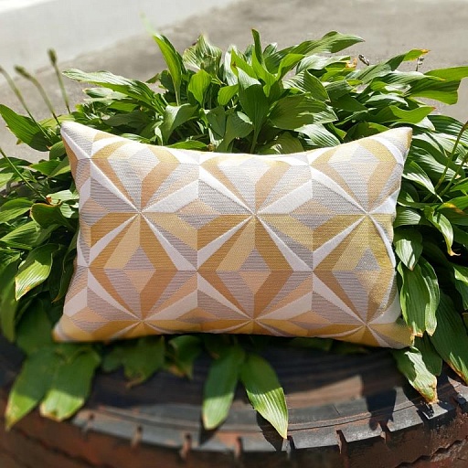 картинка декоративная подушка (чехол) PLATINE  от интернет магазина