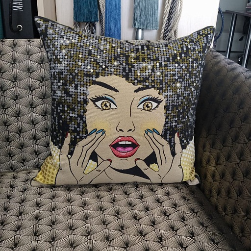 картинка декоративная подушка (чехол) RHIANNA  от интернет магазина