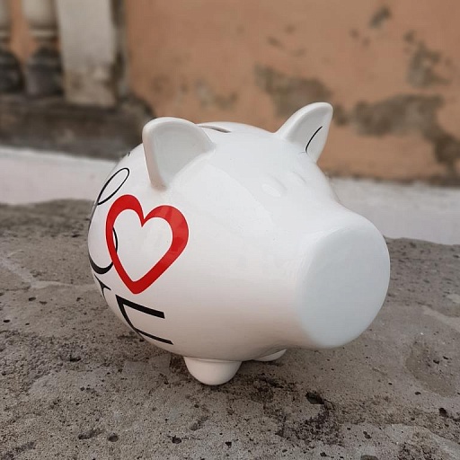 картинка копилка-свинка LOVE, подарочная упаковка от интернет магазина